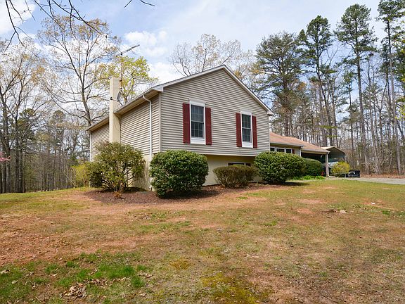 3rd image of 276 Edgewood Dr