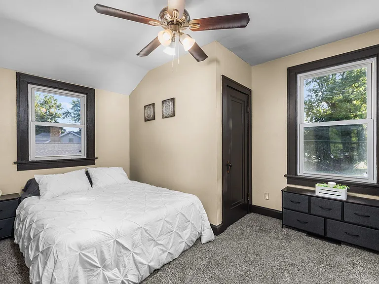 3202 W Main St — Photo 27