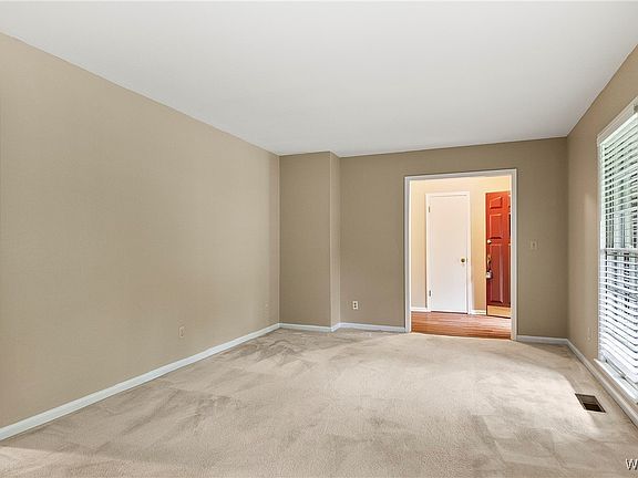 5th image of 4651 Woodvale Dr