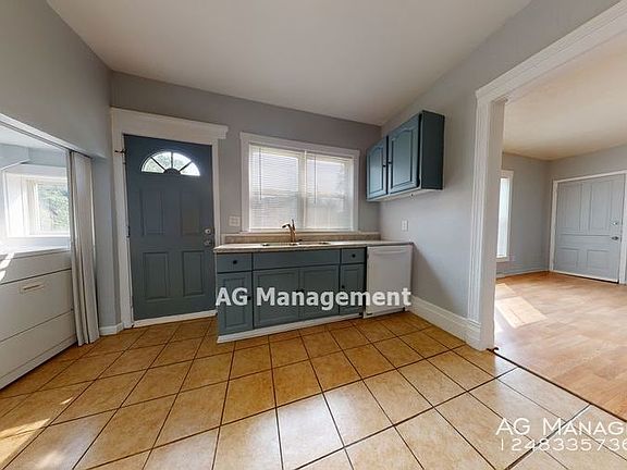 5th image of 25 E Beverly Ave APT 1