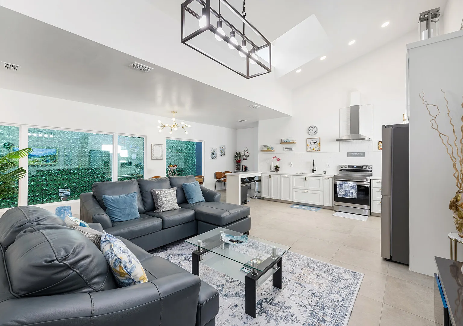3BD/2.5Baths lovely Townhouse in Mcallen — Photo 3