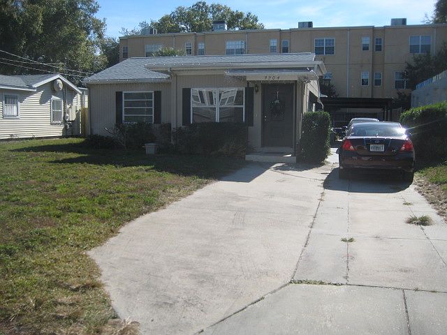 1st image of 3204 W Horatio St
