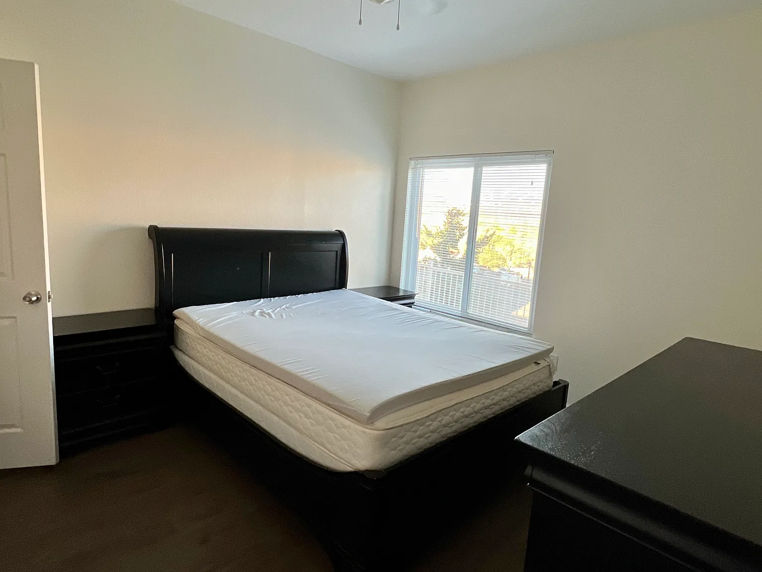 4 bed, 1386 sqft, $1,000 — Photo 2