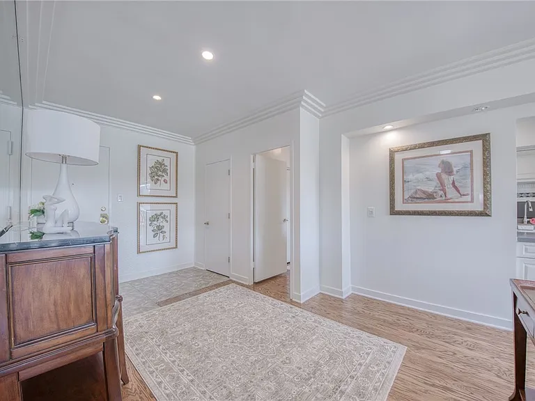 320 Fort Duquesne Blvd #26N — Photo 6