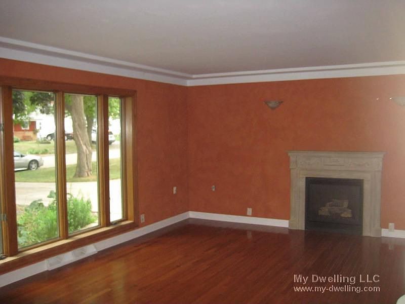 1st image of 2027 N 118th St