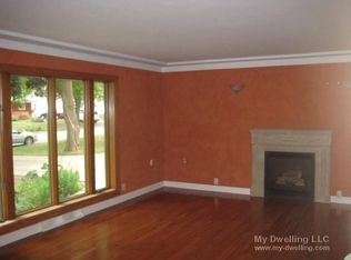 2027 N 118th St, Wauwatosa, WI 53226