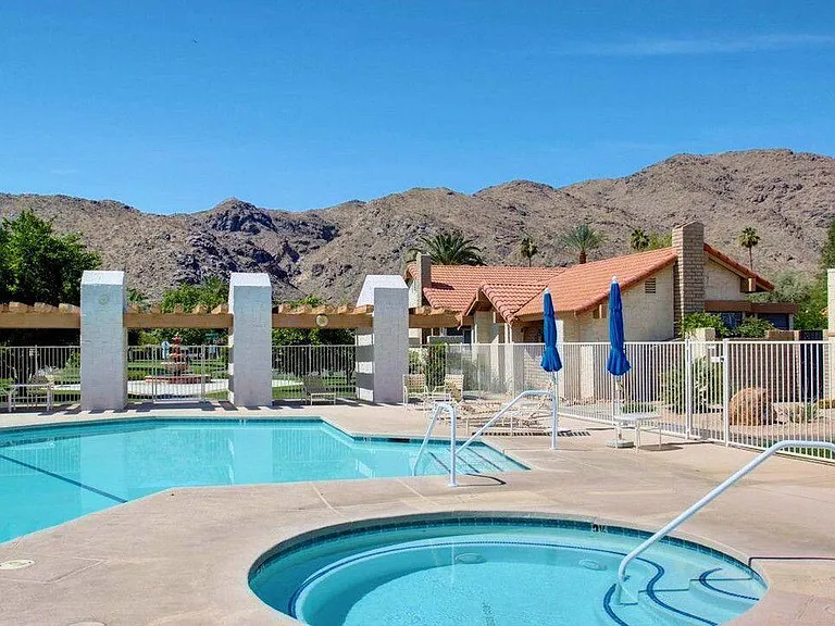 2350 E Miramonte Cir #E — Photo 2