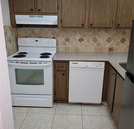 3rd image of 8595 Sunrise Lakes Blvd APT 105