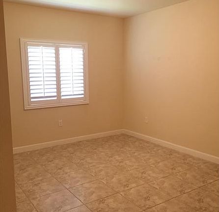 4th image of 2631 NE 2nd Dr