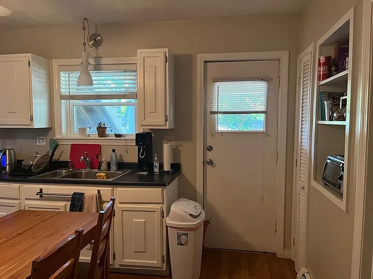 10 Rena St #1 — Photo 8