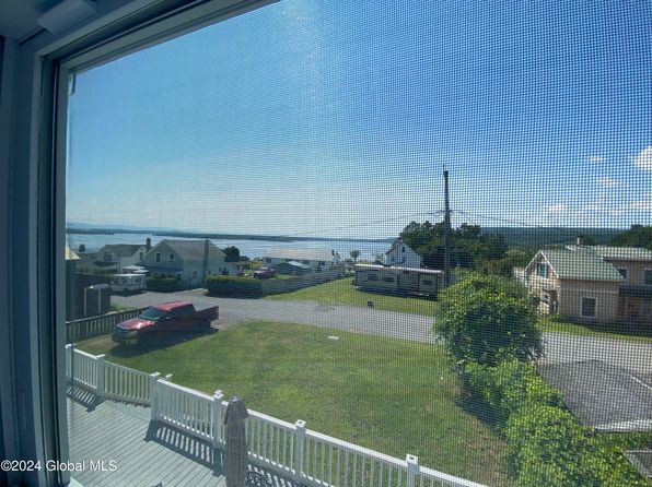 27 Rice Lane, Port Henry, NY 12974