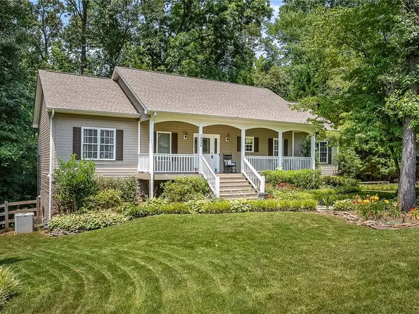 15025 Beacon Ridge Dr, Seneca, SC 29678