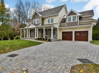 98 Cox Ave, Armonk, NY 10504