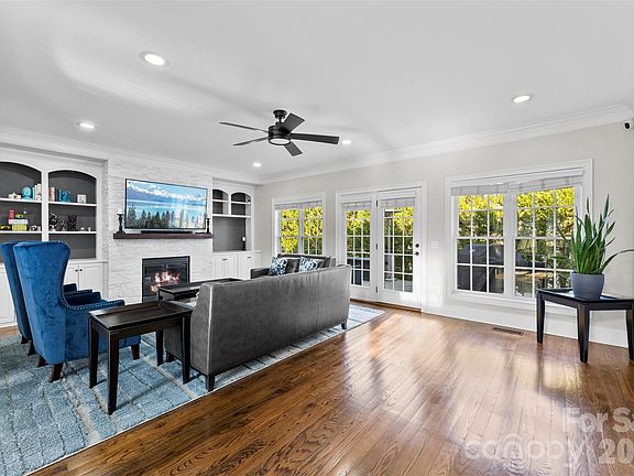 3rd image of 4134 Burnage Hall Rd