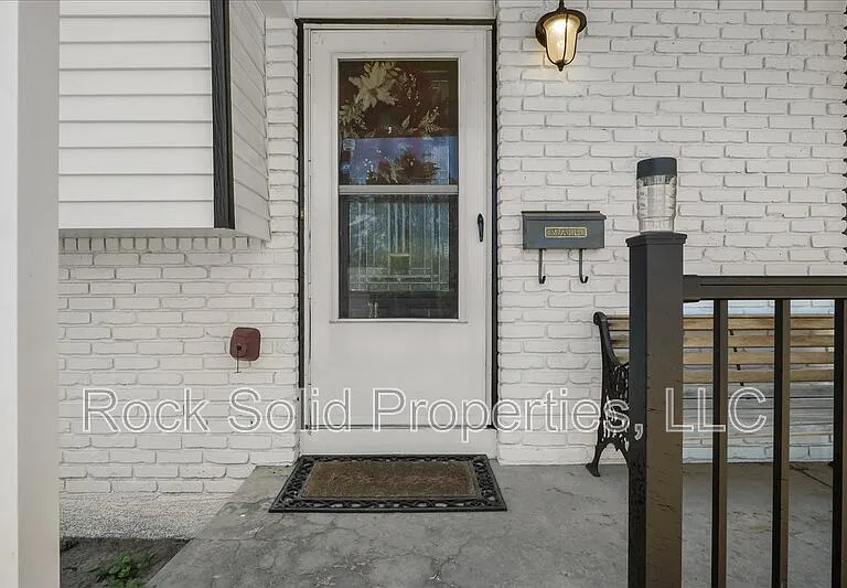 1039 Melton St — Photo 4