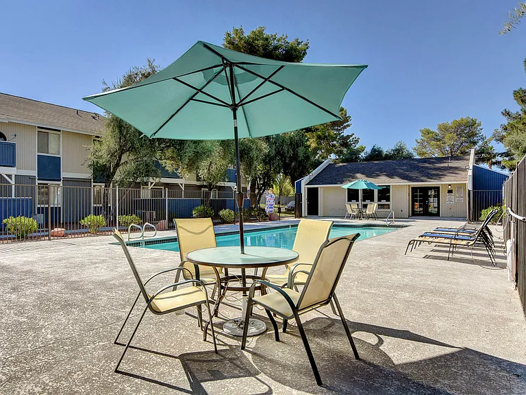 Paradise Square | Apartments For Rent in Las Vegas