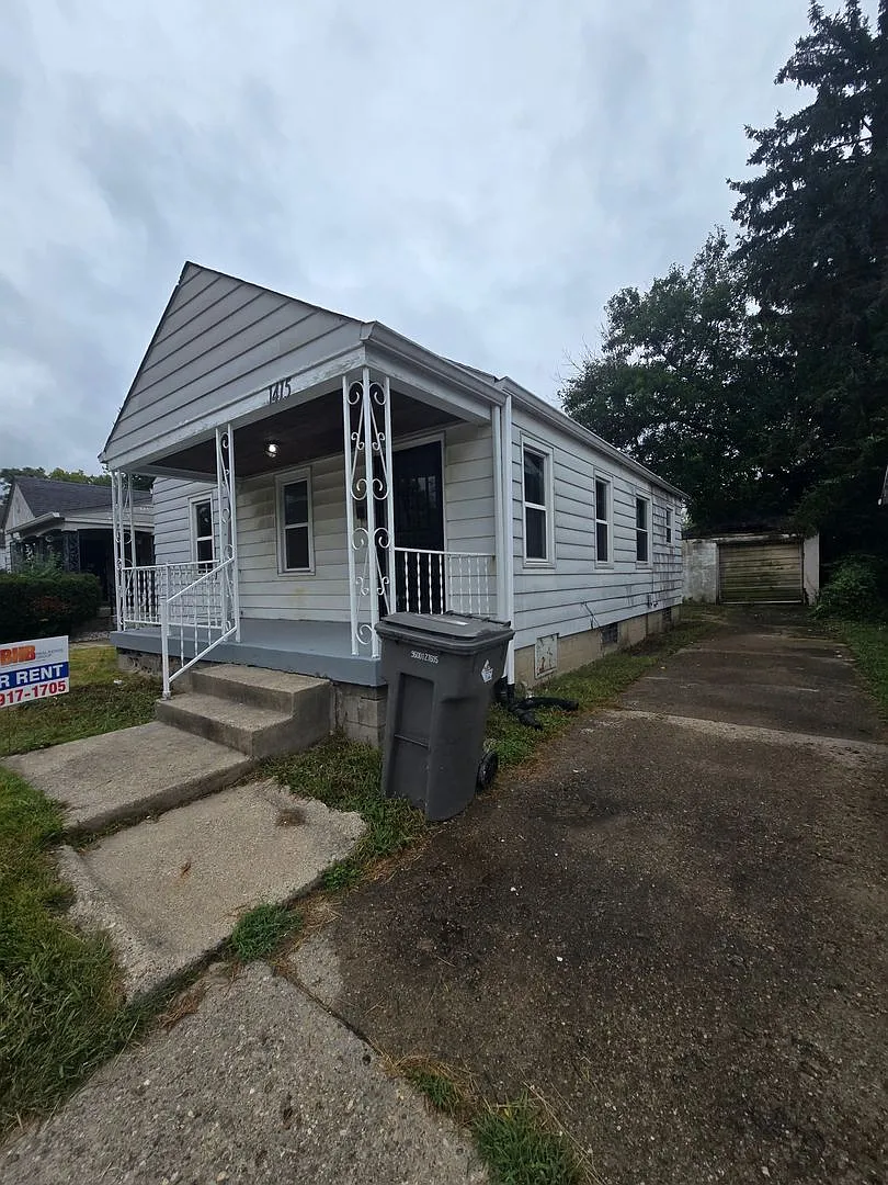 Westside Two Bedroom Home Located Near 16th and Concord — Photo 1