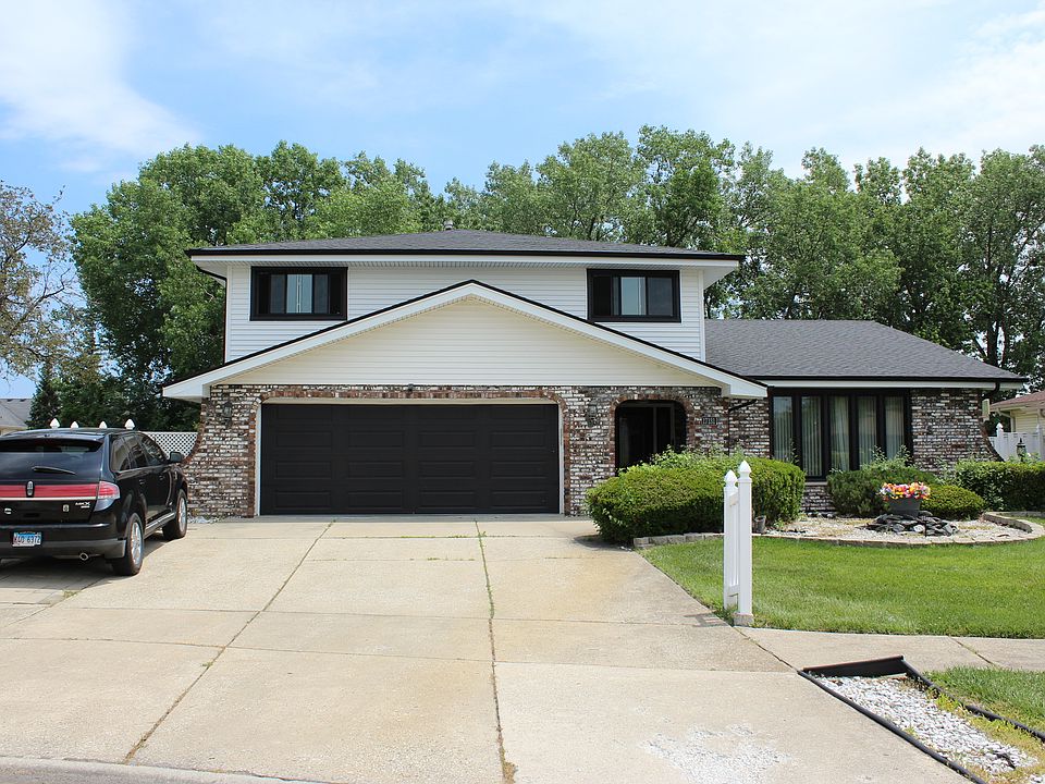 1st image of 17131 Yates St