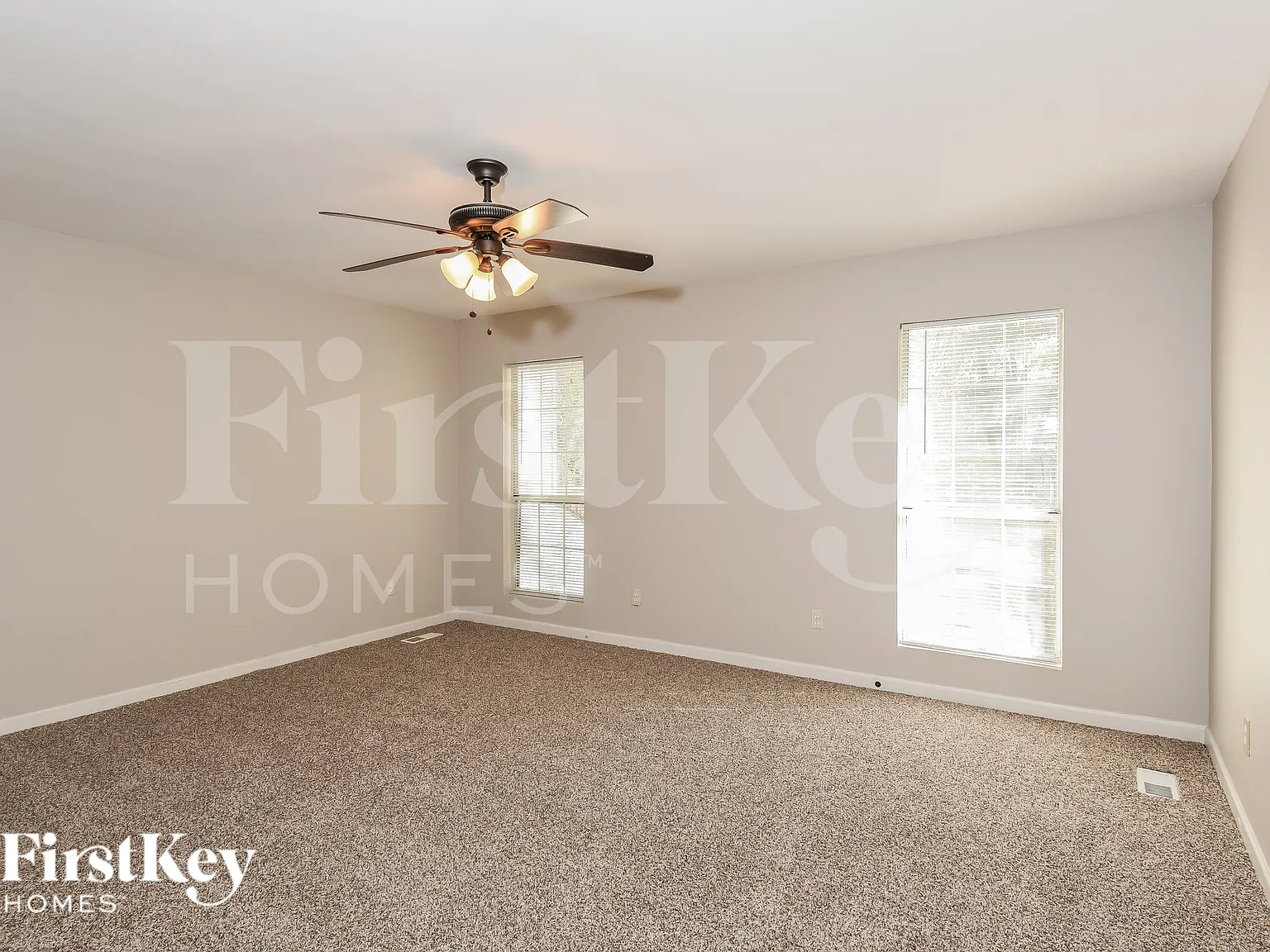3 bed, 3.0 bath, 1600 sqft, $2,230 — Photo 2