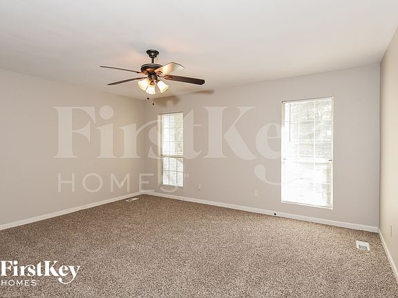 2nd image of 6582 Wellington Sq