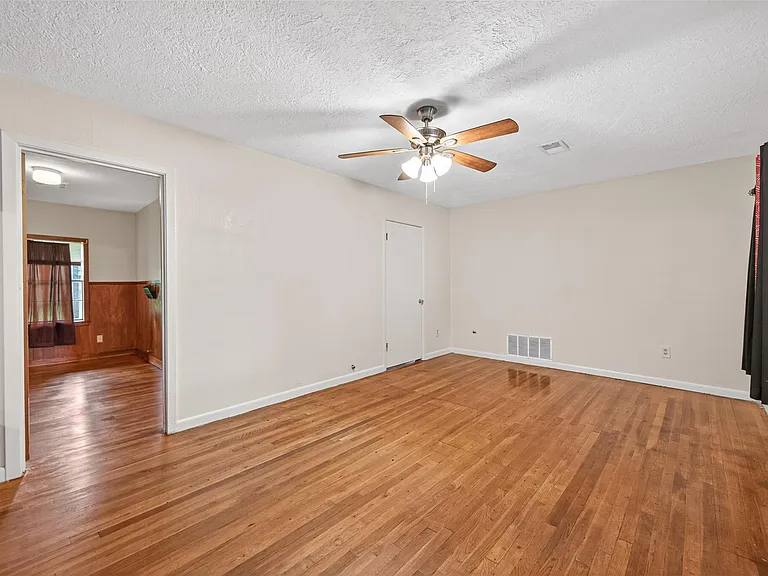 4019 Beatrice Ave — Photo 20