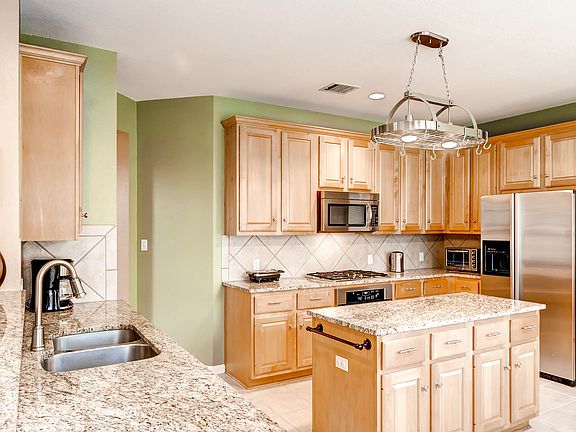 5th image of 3105 Persimmon Valley Trl