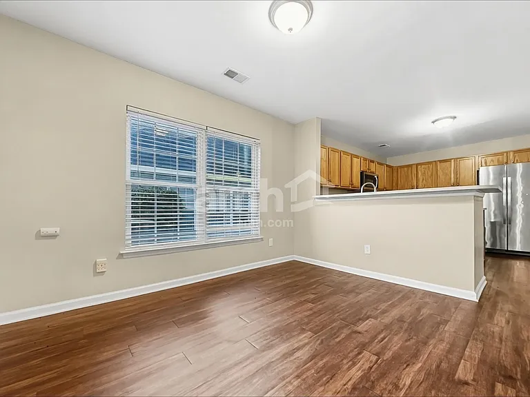 126 Avalon Rd — Photo 5