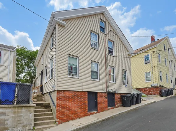 6 Eight Howell Ct, Chelsea, MA 02150