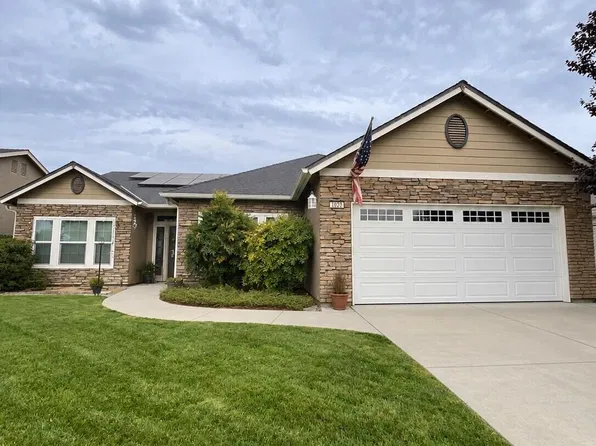 1273 N Cogswell Place, Hanford, CA 93230