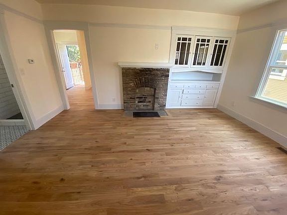 5th image of 383 44th St