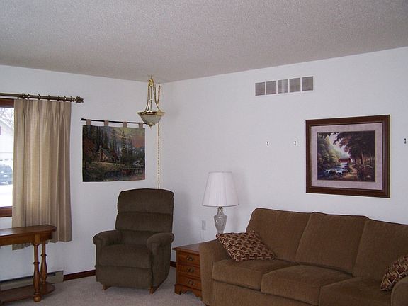 4th image of 117 N Henderson St