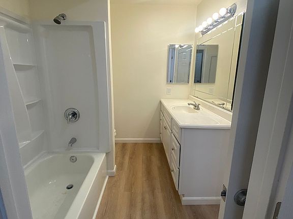 3rd image of 1274 N Cuyamaca St APT 5