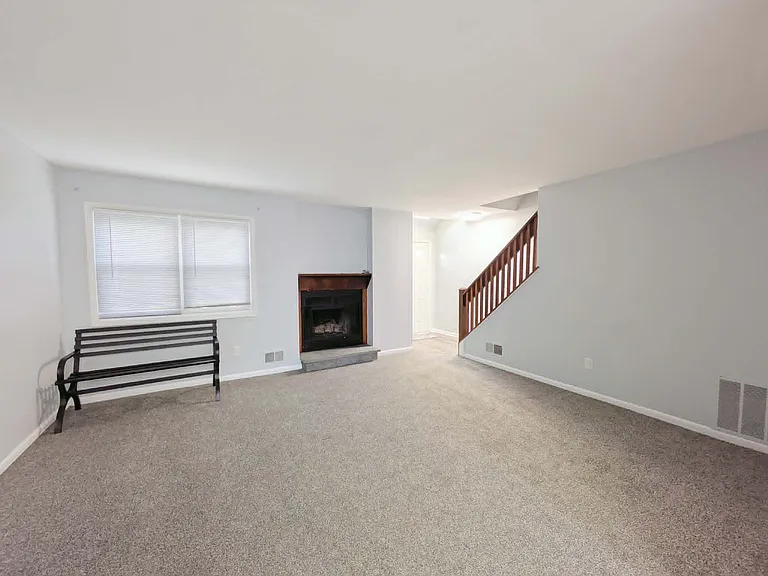 229 E Green Valley Cir — Photo 2