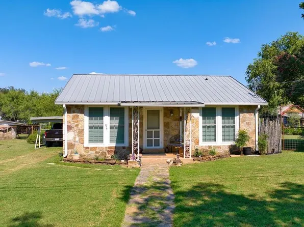 817 S Live Oak St, Mason, TX 76856