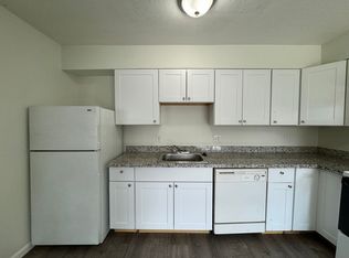 Stark Street Villa, Portland, OR 97233