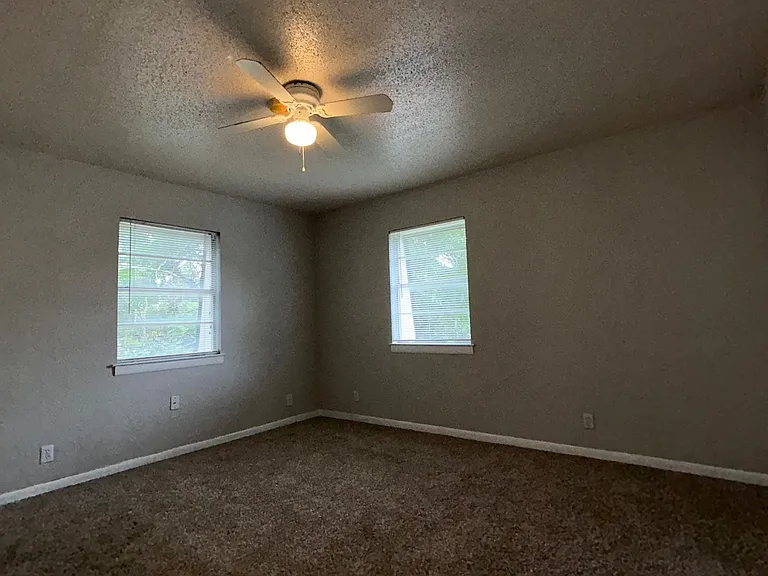 3211 Rogers Ave — Photo 7