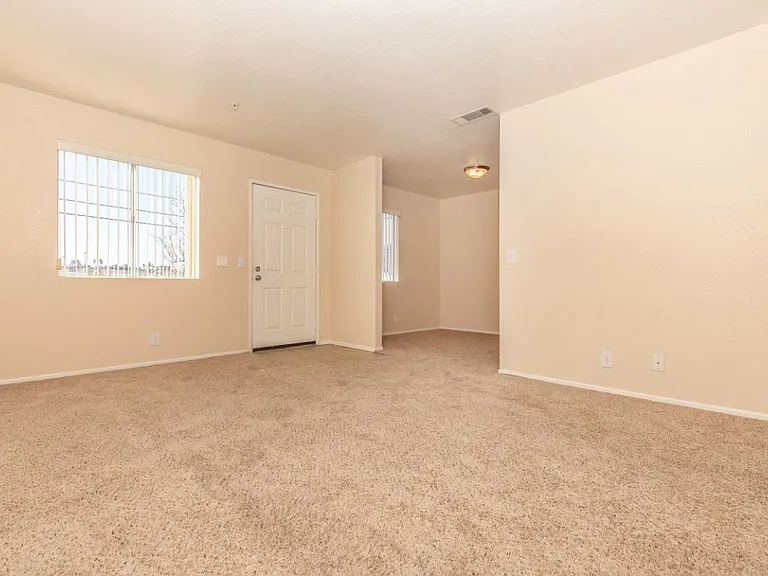 Desert Heights Apartment Homes — Photo 41