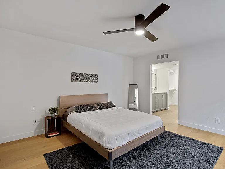 2514 N 60th Pl — Photo 5