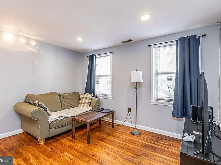 921 S Charles St #2 — Photo 5