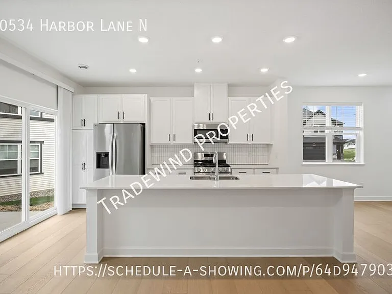 10534 Harbor Ln N — Photo 4