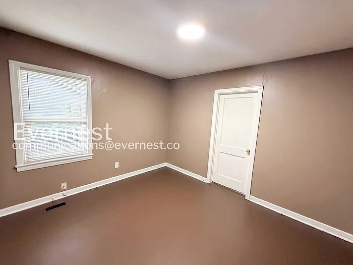 1412 Woodward Rd — Photo 15