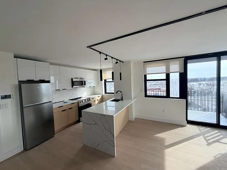 Cosmo 440 Luxury Apartments — Photo 26