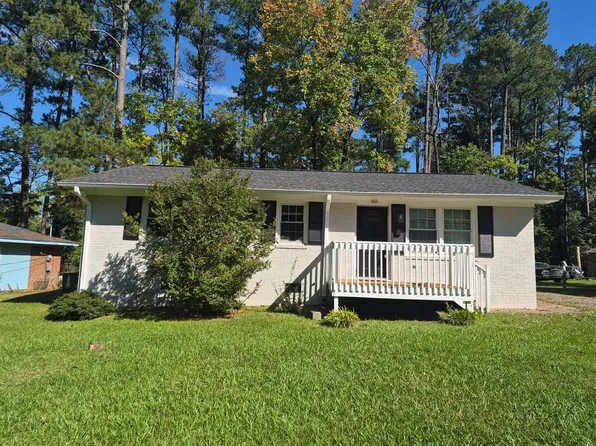 814 Juniper Dr, Sanford, NC 27330