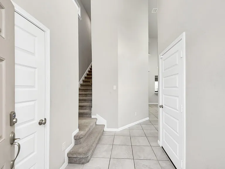6302 Prince Place Dr — Photo 3
