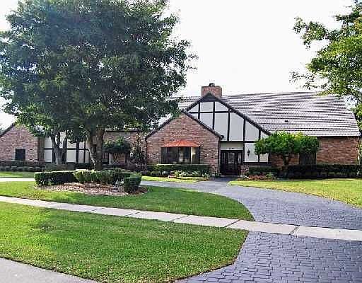 2nd image of 4497 Woodfield Blvd