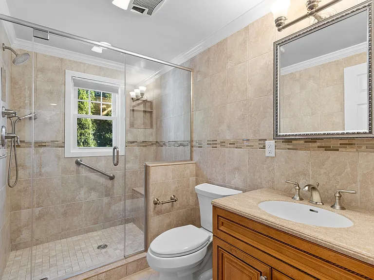 36 Ocean Dr E — Photo 10