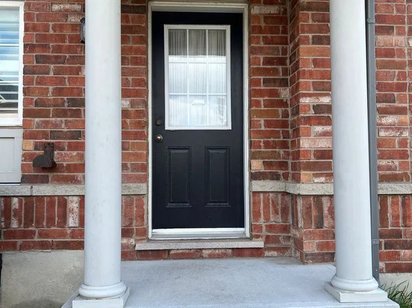 9 Old Colony Rd #118, Richmond Hill, ON L4E 4L5