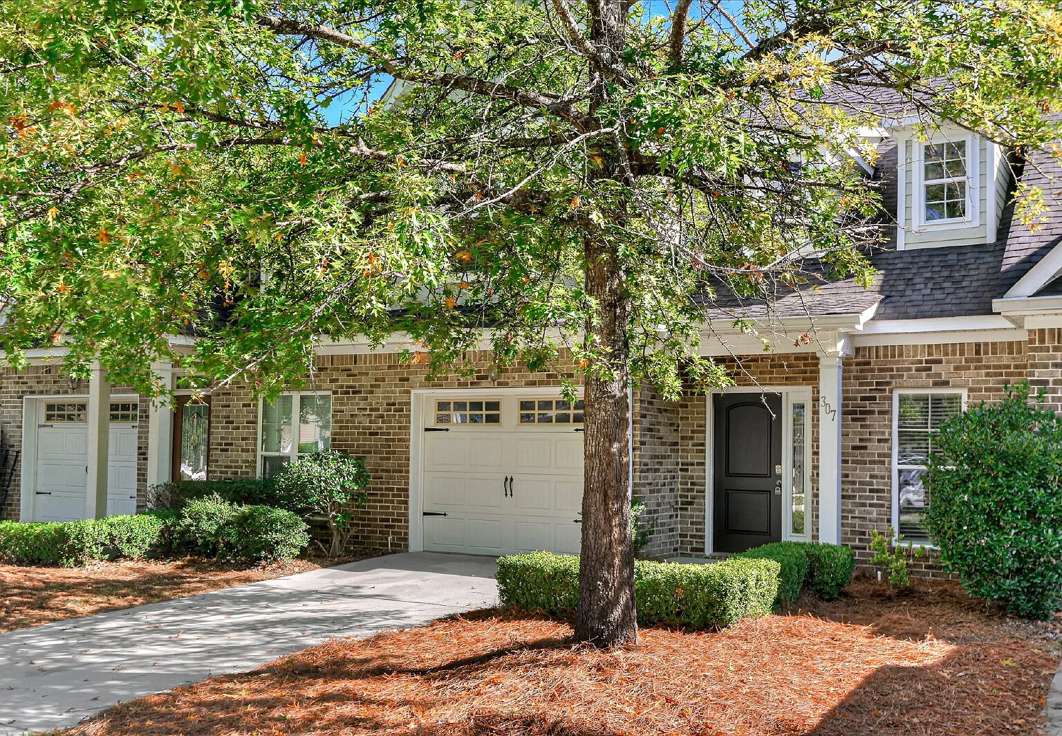 3 bed, 2.5 bath, 1584 sqft, $1,900 — Photo 3