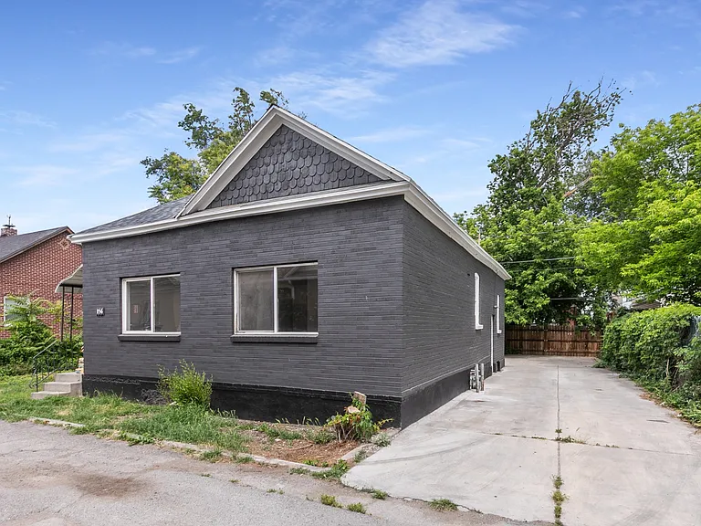 156 N Laxon Ct — Photo 3