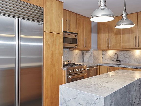 3rd image of 333 E 79th St APT 6N